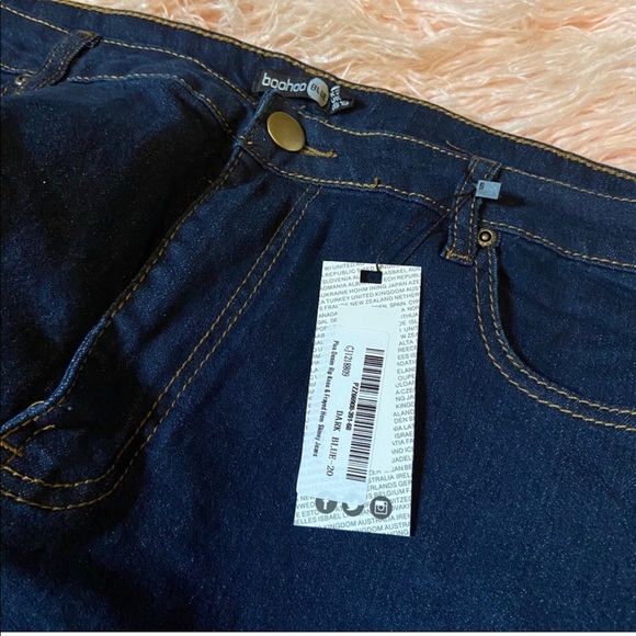 Distressed Jeans - Picture 3 of 5